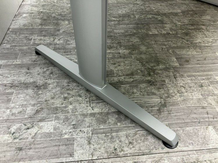 愛知県にて オカムラ 1800ミーティングテーブル  を買取致しました。