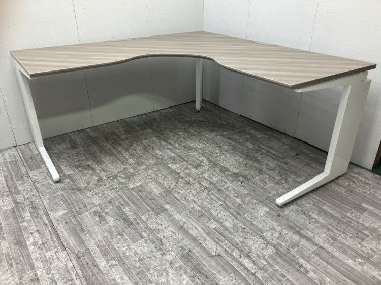 愛知県にて オカムラ 1600L型デスク  を買取致しました。