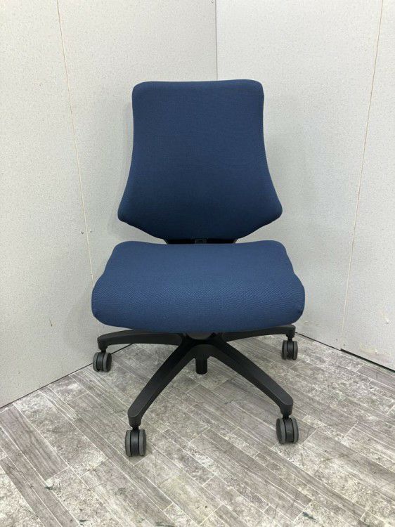 岐阜県にて イトーキ エフチェア  を買取致しました。