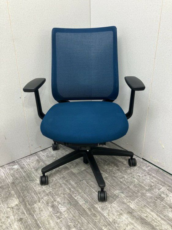 岐阜県にて コクヨ 固定肘付ミトラチェア  を買取致しました。