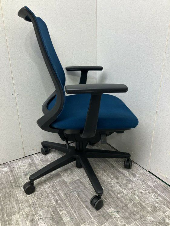 岐阜県にて コクヨ 固定肘付ミトラチェア  を買取致しました。