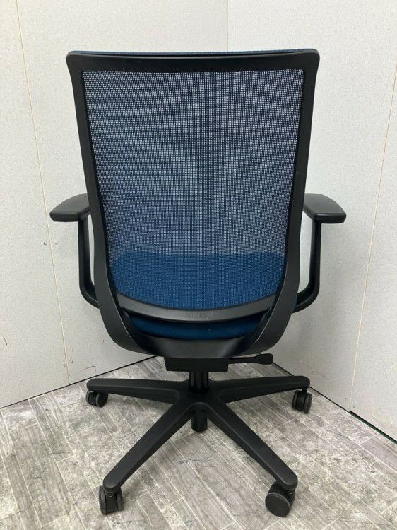 岐阜県にて コクヨ 固定肘付ミトラチェア  を買取致しました。