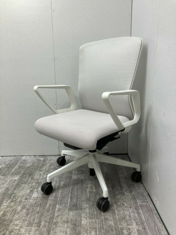 三重県にて ウチダ（内田洋行） 固定肘付エルフィチェア  を買取致しました。