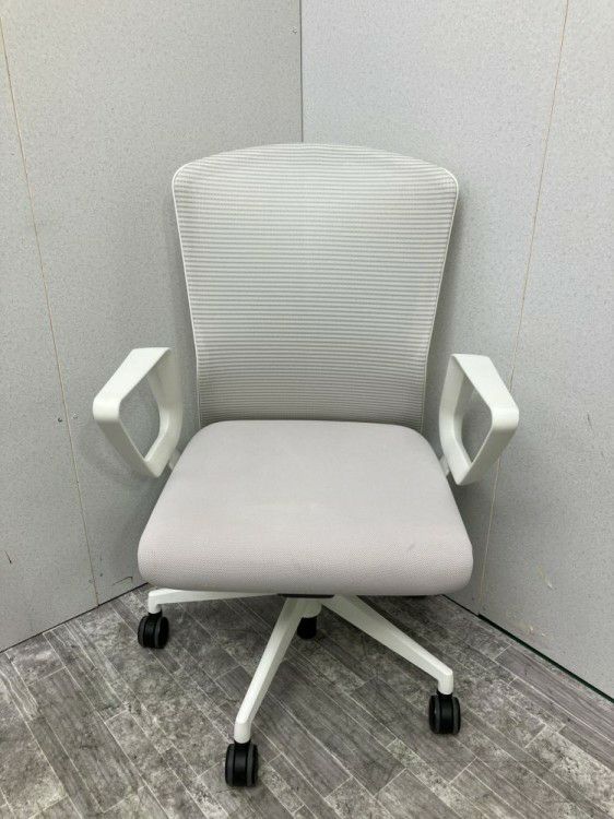 三重県にて ウチダ（内田洋行） 固定肘付エルフィチェア  を買取致しました。