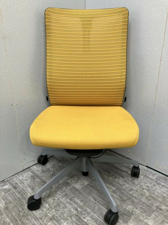 岐阜県にて オカムラ コーラルチェア  を買取致しました。