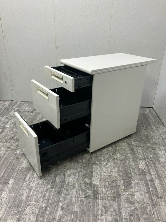 三重県にて プラス 3段脇机  を買取致しました。