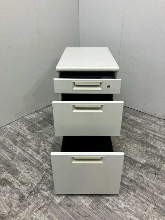 三重県にて プラス 3段脇机  を買取致しました。