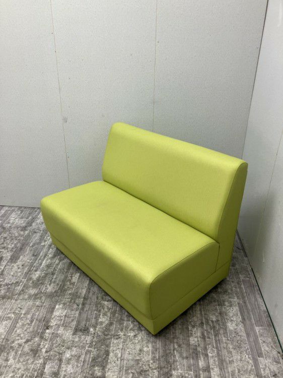 愛知県にて  2人用ロビーソファ  を買取致しました。