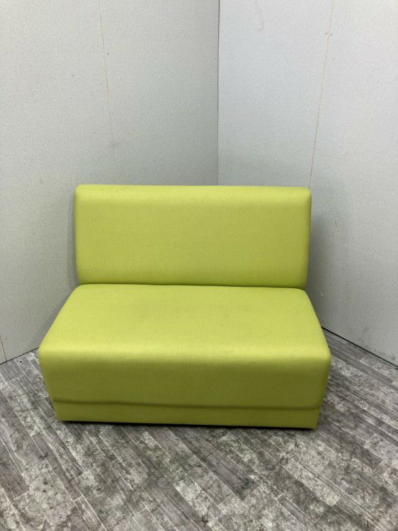 愛知県にて  2人用ロビーソファ  を買取致しました。