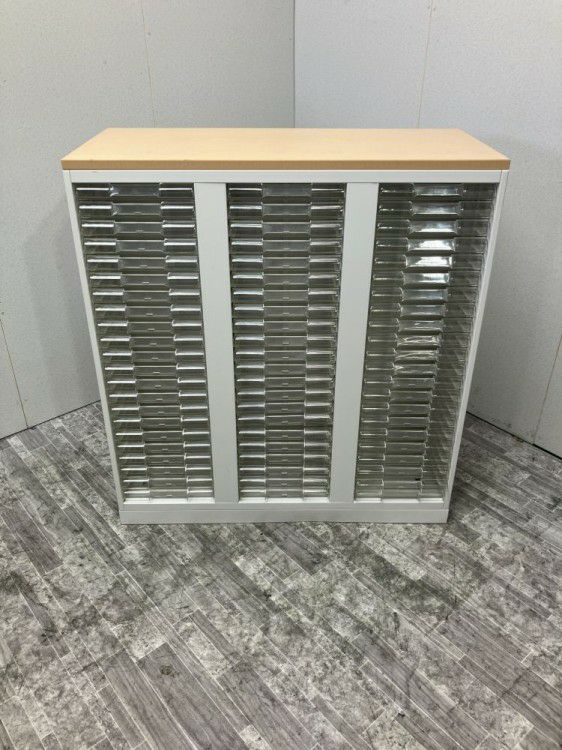 三重県にて ナイキ 天板付A4クリアケース書庫  を買取致しました。