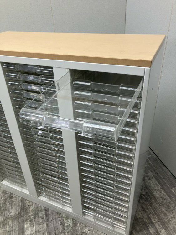 三重県にて ナイキ 天板付A4クリアケース書庫 を買取致しました。