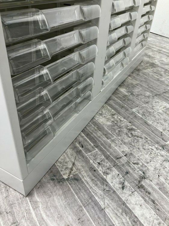 三重県にて ナイキ 天板付A4クリアケース書庫 を買取致しました。