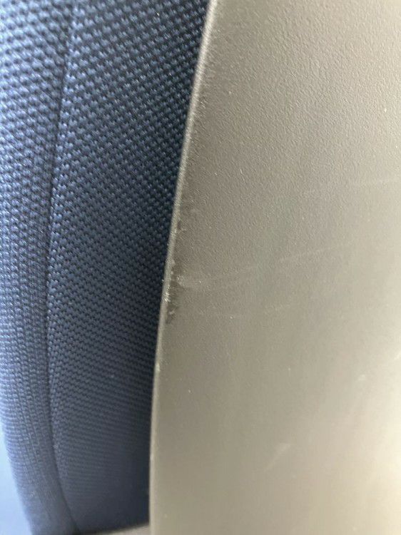 三重県にて イトーキ 固定肘付フルゴチェア  を買取致しました。