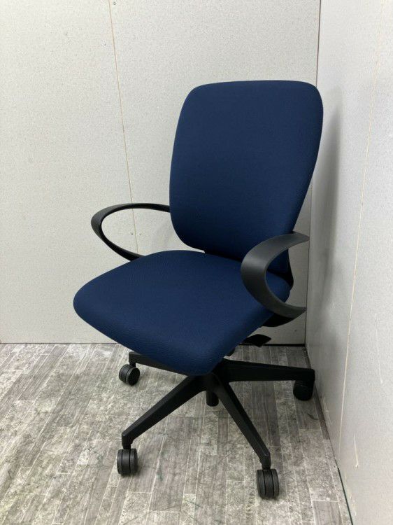 三重県にて イトーキ 固定肘付フルゴチェア  を買取致しました。