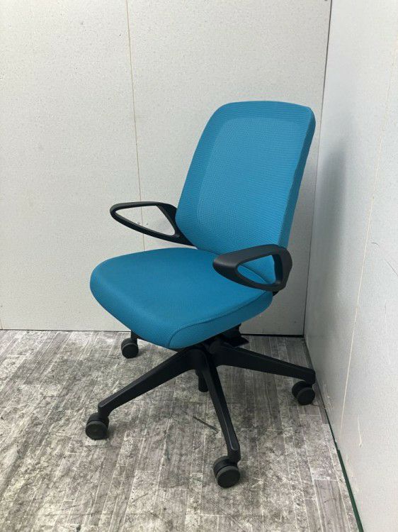 岐阜県にて イトーキ 固定肘付ノートチェア  を買取致しました。