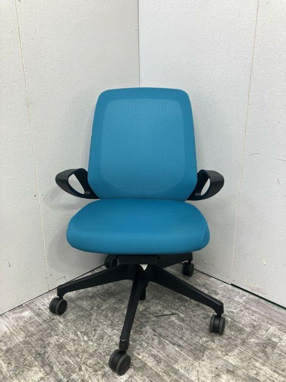 岐阜県にて イトーキ 固定肘付ノートチェア  を買取致しました。