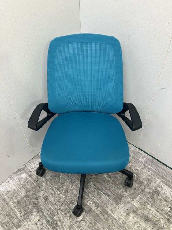 岐阜県にて イトーキ 固定肘付ノートチェア  を買取致しました。