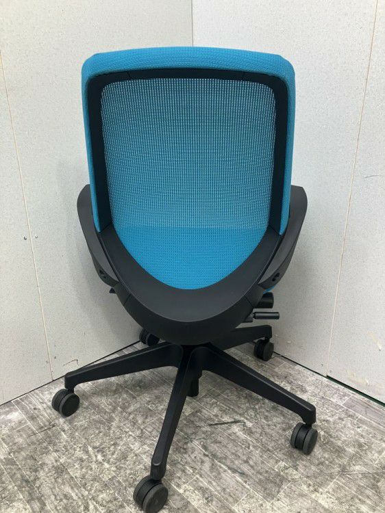 岐阜県にて イトーキ 固定肘付ノートチェア  を買取致しました。