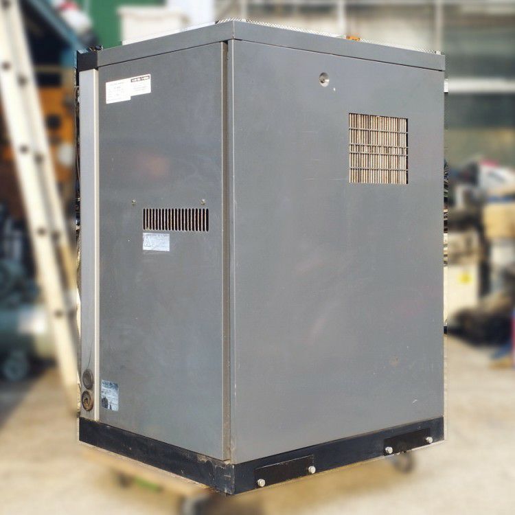 岐阜県にて 日立 スクリューコンプレッサ OSP-7.5M6ARN を買取致しました。