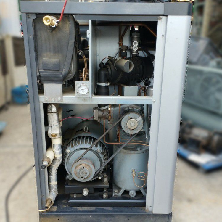 岐阜県にて 日立 スクリューコンプレッサ OSP-7.5M6ARN を買取致しました。