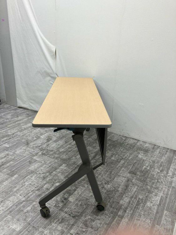 愛知県にて イトーキ 1500サイドスタックテーブル  を買取致しました。