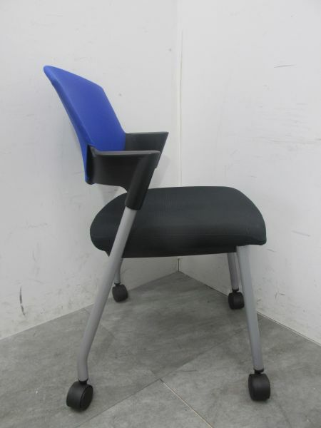 岐阜県にて コクヨ スタッキングチェア  を買取致しました。