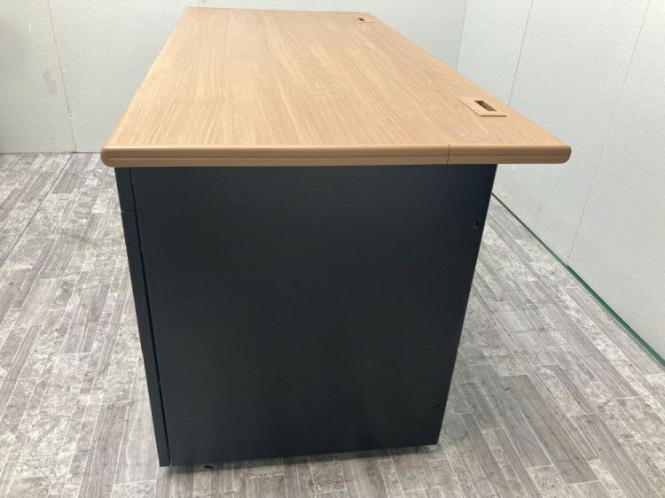 静岡県にて プラス 1500両袖デスク を買取致しました。