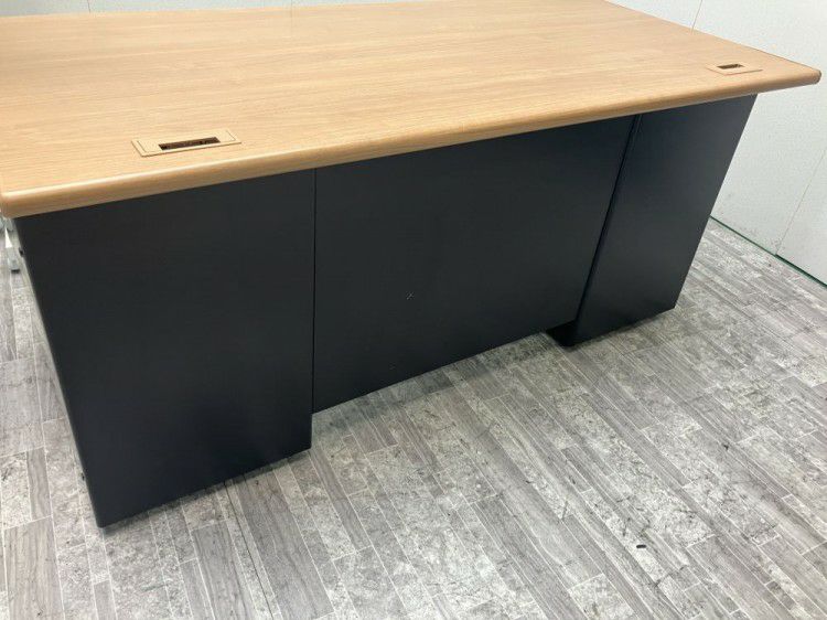 静岡県にて プラス 1500両袖デスク を買取致しました。