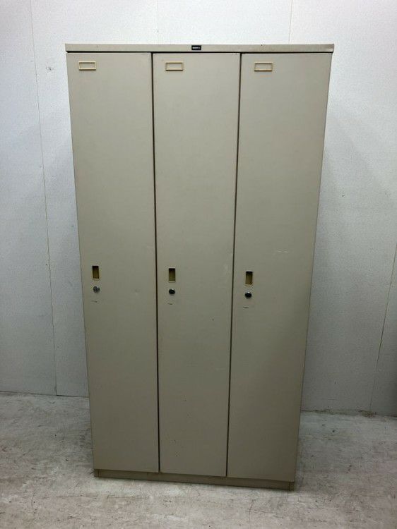 岐阜県にて  3人用ロッカー  を買取致しました。