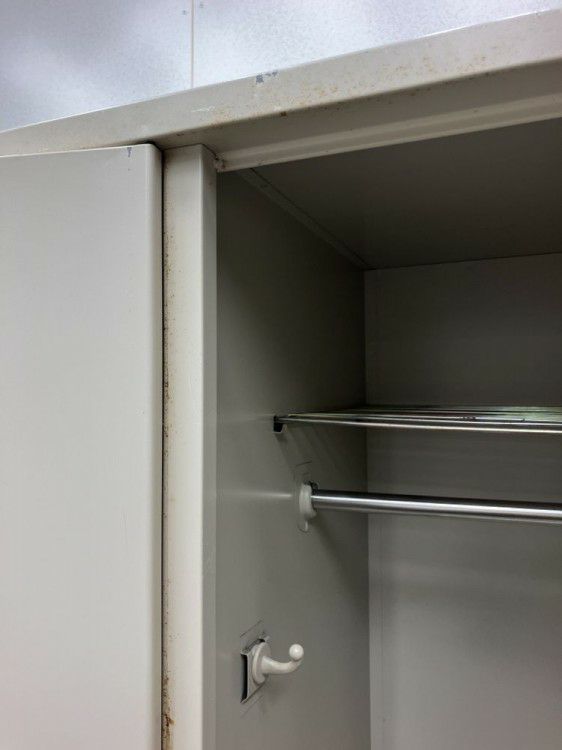 岐阜県にて  3人用ロッカー  を買取致しました。