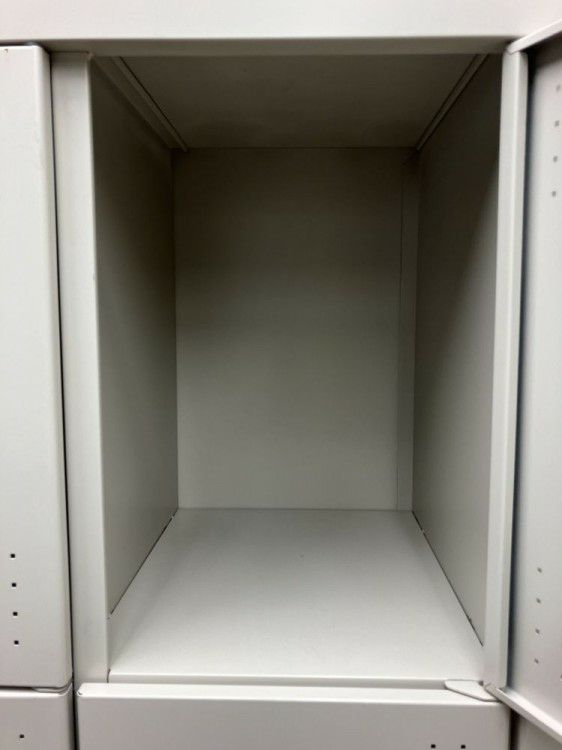 愛知県にて コクヨ 12人用ロッカー  を買取致しました。