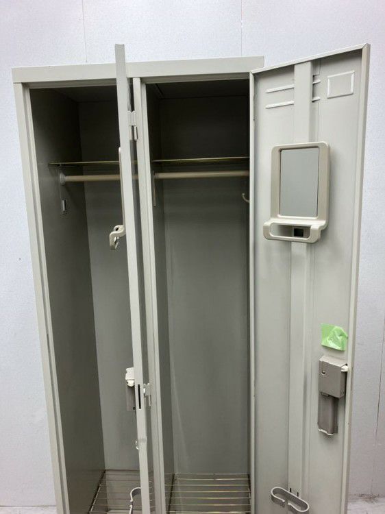 静岡県にて コクヨ 2人用ロッカー  を買取致しました。