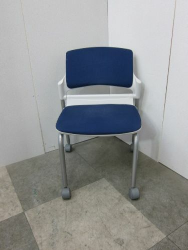 静岡県にて ウチダ（内田洋行） スタッキングチェア  を買取致しました。