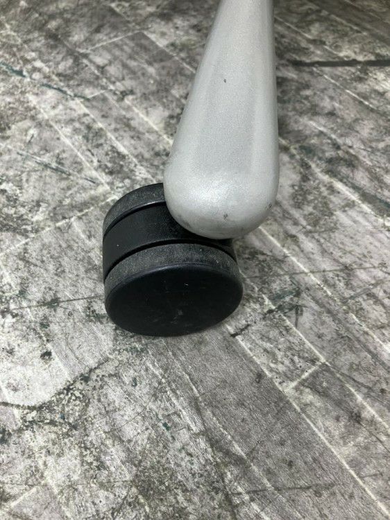 愛知県にて HermanMiller(ハーマンミラー) 可動肘付エンボディチェア を買取致しました。