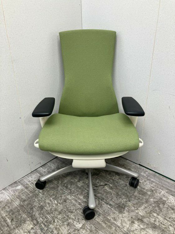 愛知県にて HermanMiller(ハーマンミラー) 可動肘付エンボディチェア を買取致しました。