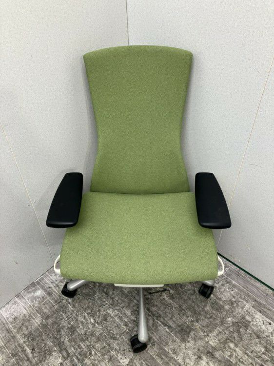 愛知県にて HermanMiller(ハーマンミラー) 可動肘付エンボディチェア を買取致しました。