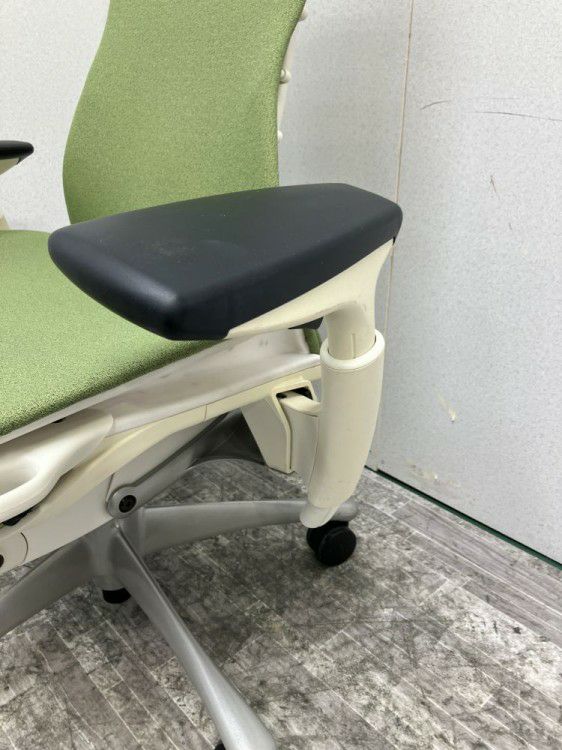 愛知県にて HermanMiller(ハーマンミラー) 可動肘付エンボディチェア を買取致しました。