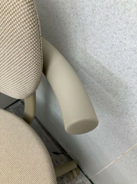 愛知県にて コクヨ パロチェア  を買取致しました。