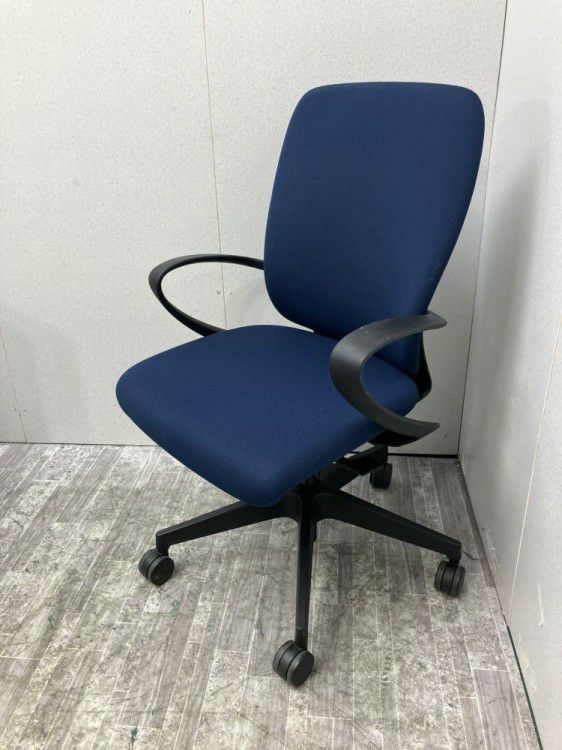静岡県にて イトーキ 固定肘付フルゴチェア  を買取致しました。