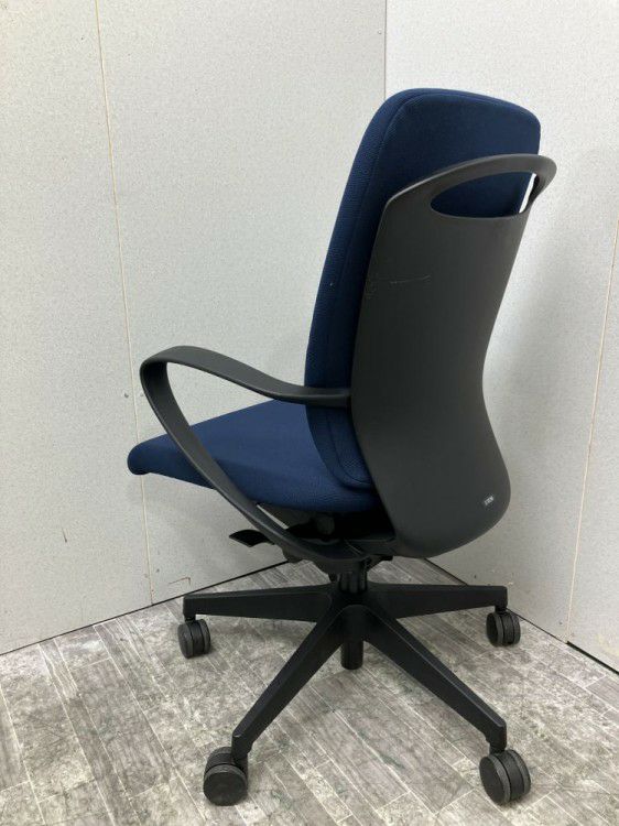 静岡県にて イトーキ 固定肘付フルゴチェア  を買取致しました。