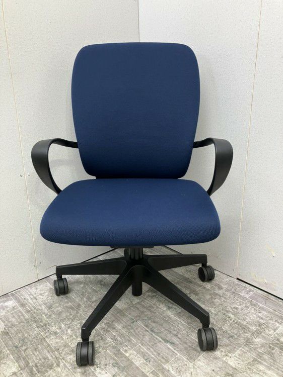 静岡県にて イトーキ 固定肘付フルゴチェア  を買取致しました。