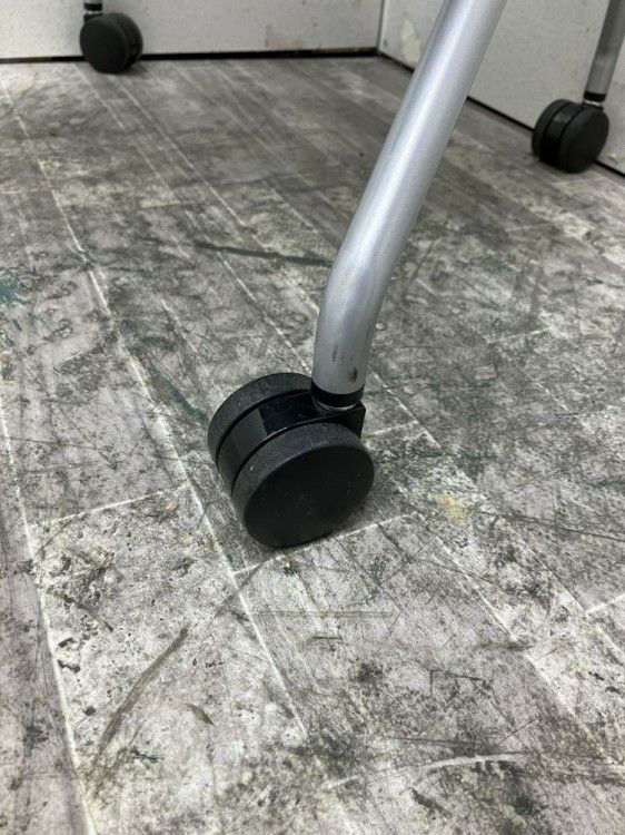 岐阜県にて コクヨ ネスティングチェア  を買取致しました。