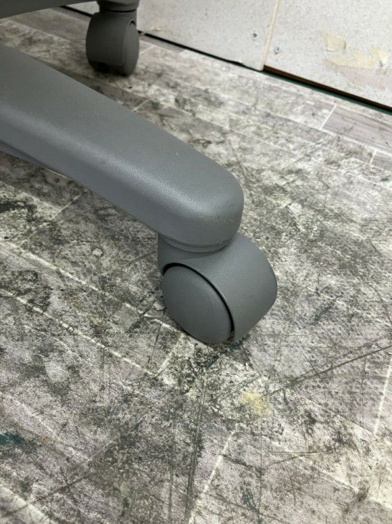 岐阜県にて オカムラ ビラージュチェア  を買取致しました。