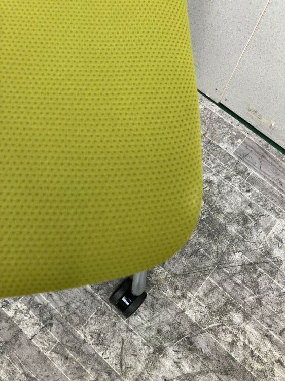 愛知県にて コクヨ ネスティングチェア  を買取致しました。