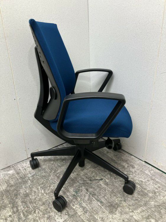 三重県にて コクヨ 固定肘付ウィザード3チェア を買取致しました。