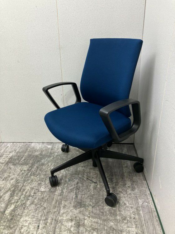 三重県にて コクヨ 固定肘付ウィザード3チェア を買取致しました。