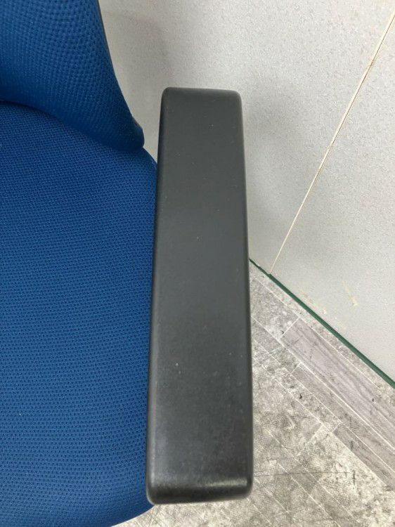 三重県にて コクヨ 固定肘付ウィザード3チェア を買取致しました。