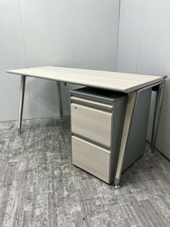 愛知県にて オカムラ 1400平デスク+ワゴンセット  を買取致しました。