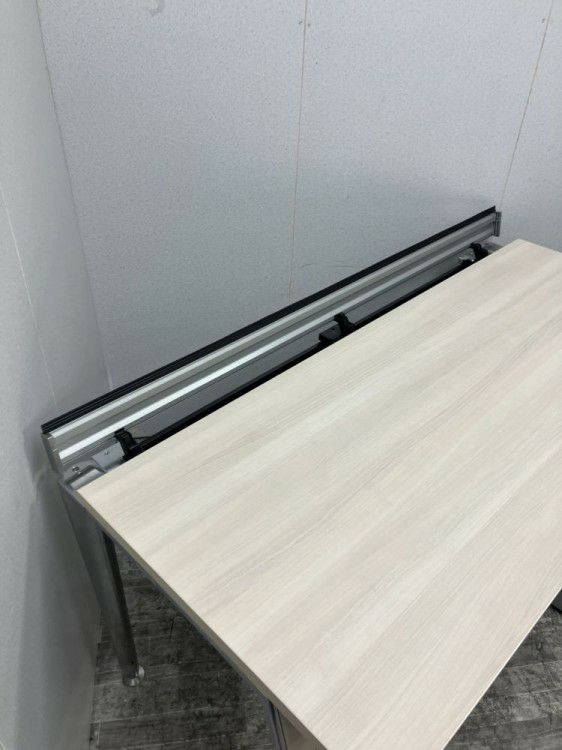 愛知県にて オカムラ 1400平デスク+ワゴンセット  を買取致しました。