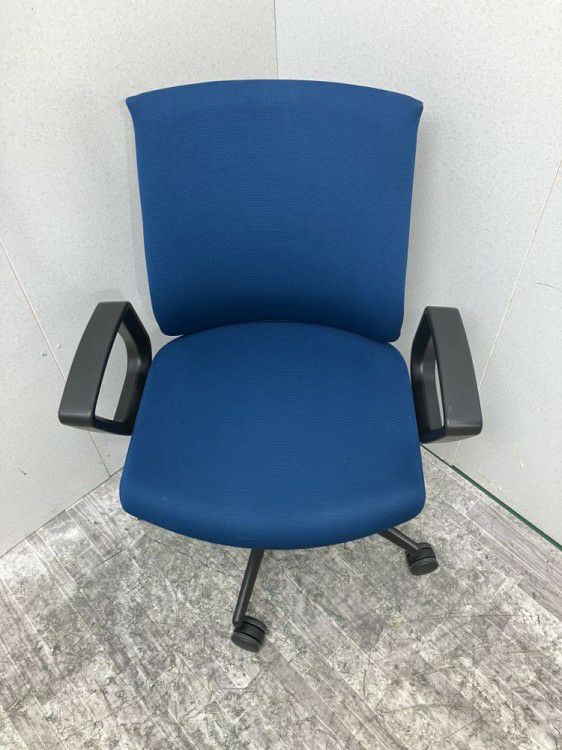 愛知県にて コクヨ 固定肘付ウィザード3チェア  を買取致しました。